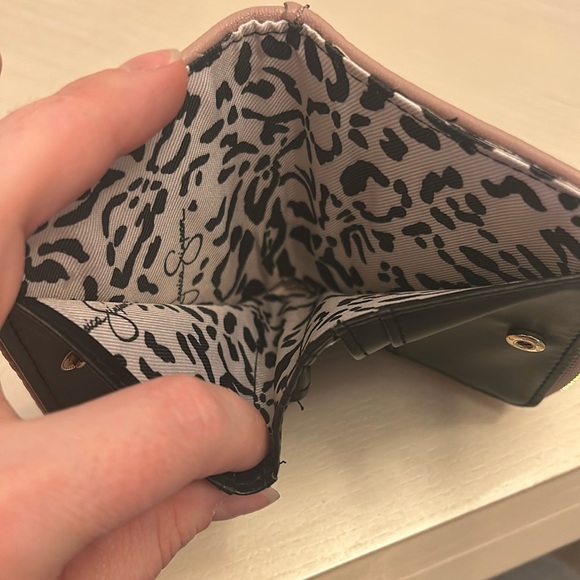 🆕Jessica Simpson Quilted Wallet With Zippered Pocket - Picture 6 of 9